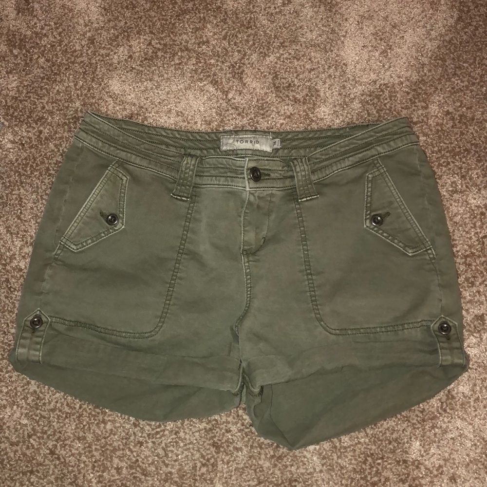Torrid short